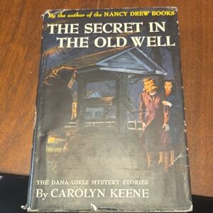 The Secret in the Old Well Carolyn Keene Book